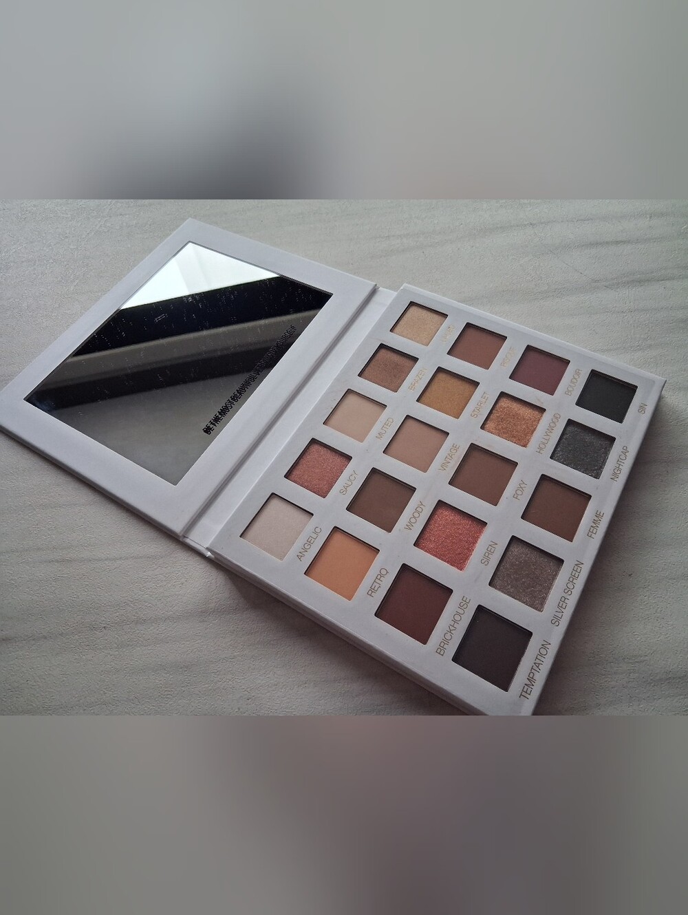 Neutral 24-Shade Eyeshadow Palette - Multi-Tone